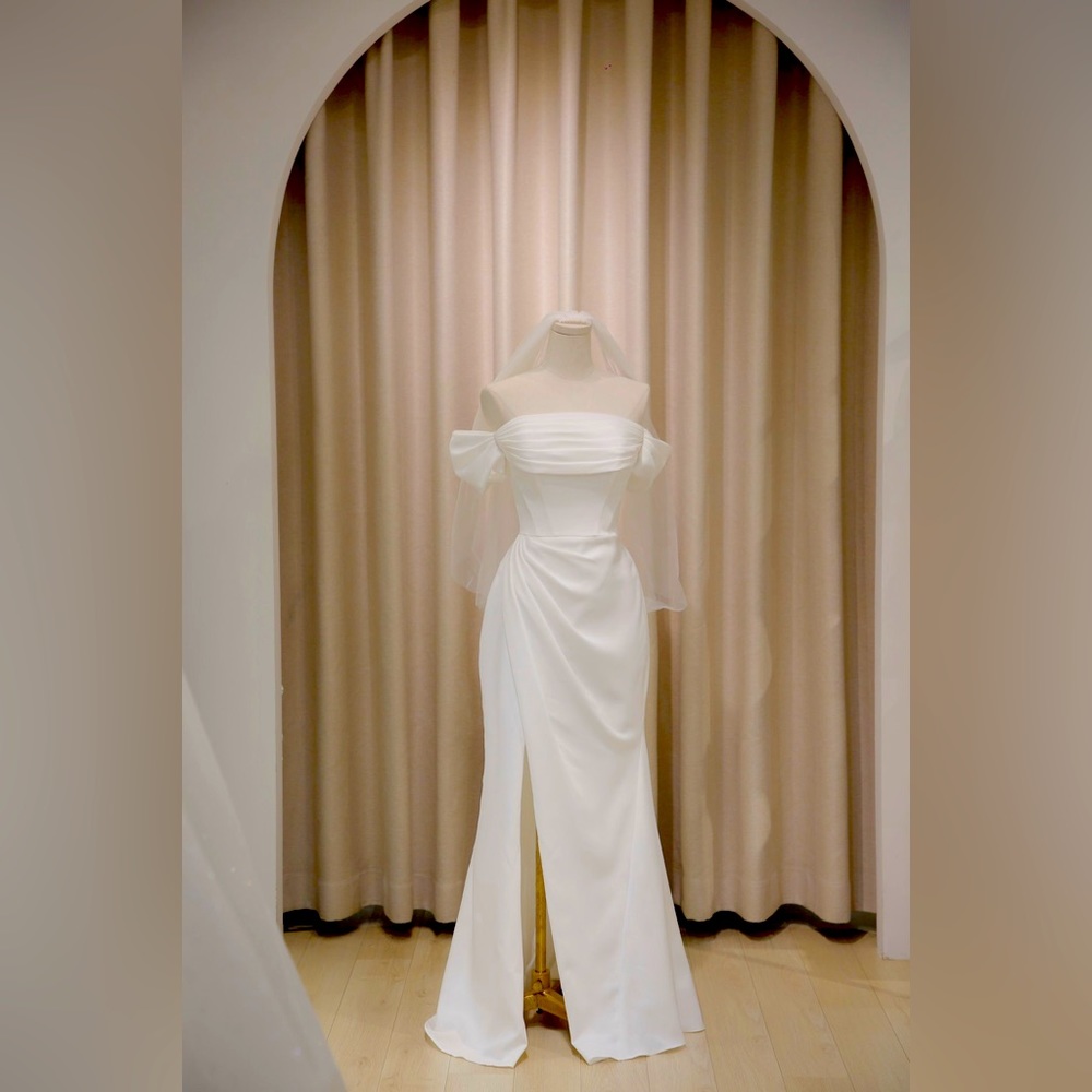 NEW Wedding dress